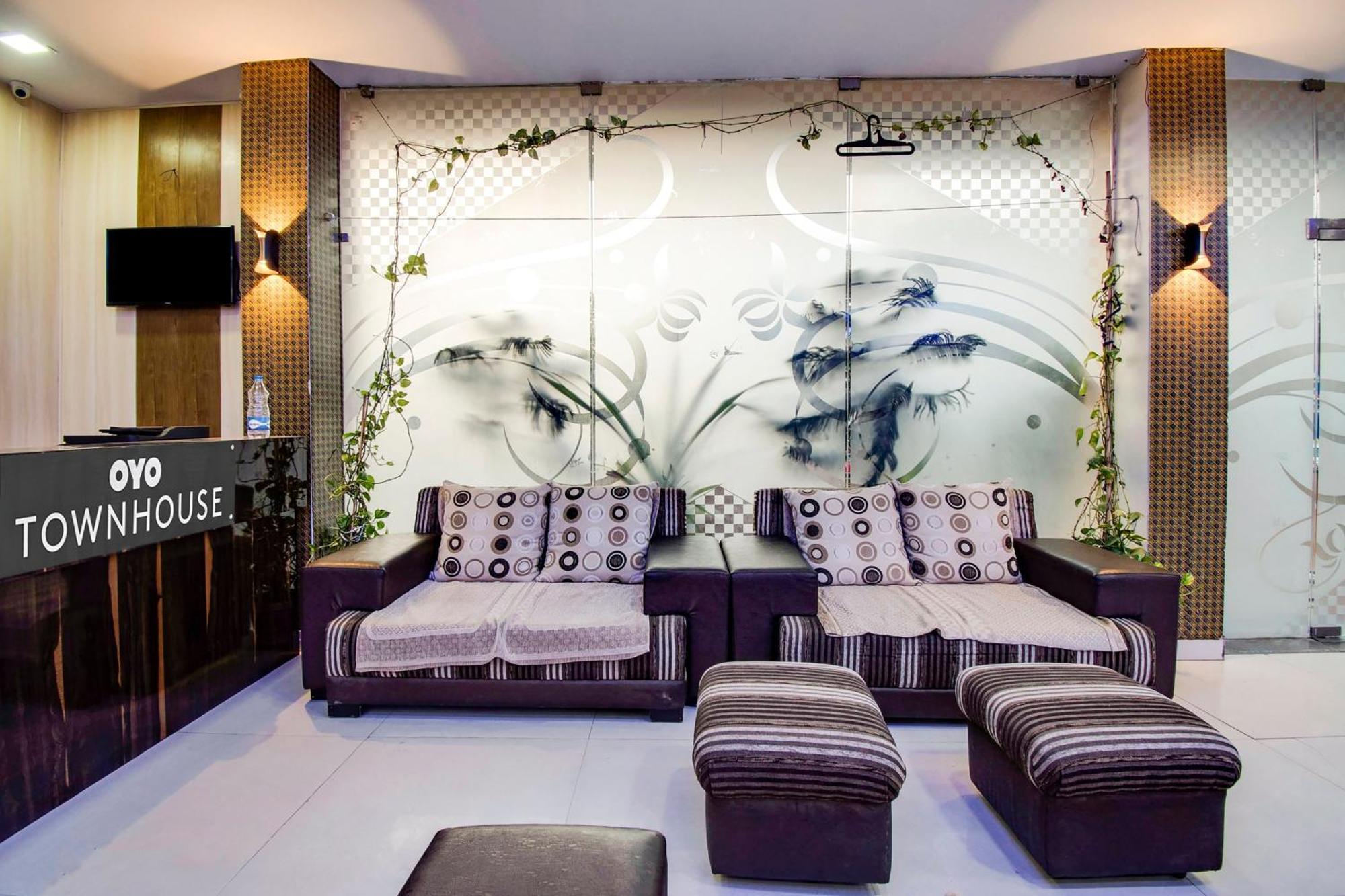Capital O Pink Peral Hotel Джайпур Екстериор снимка