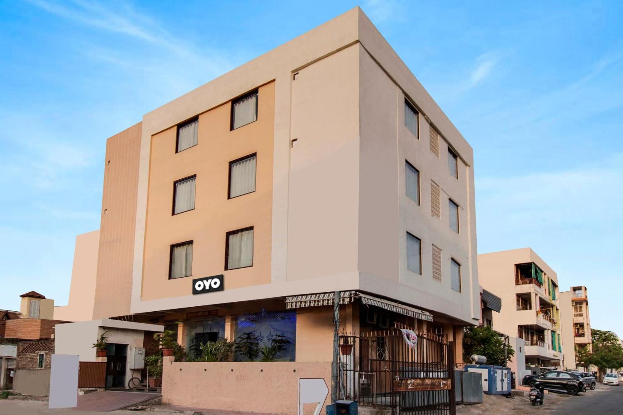 Capital O Pink Peral Hotel Джайпур Екстериор снимка