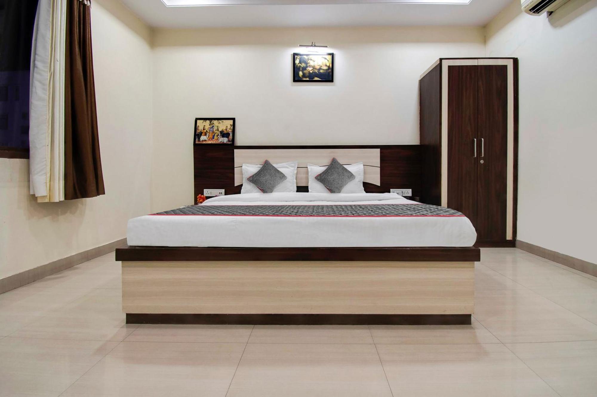 Capital O Pink Peral Hotel Джайпур Екстериор снимка